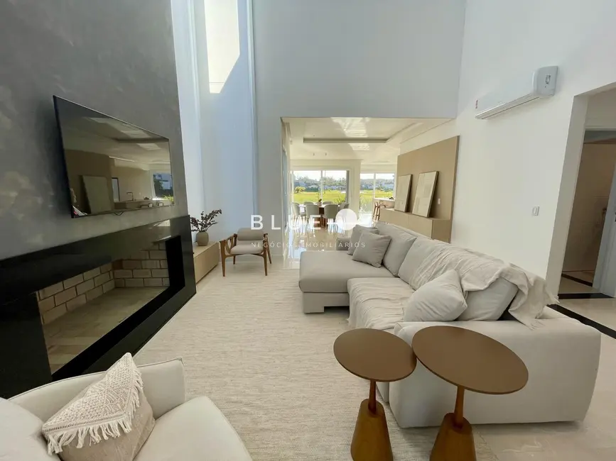 Casa de Condomínio com 3 quartos à venda, 264m2 em Torres - RS - imagem 3 Foto 3 de Casa de Condomínio com 3 quartos à venda, 264m2 em Torres - RS