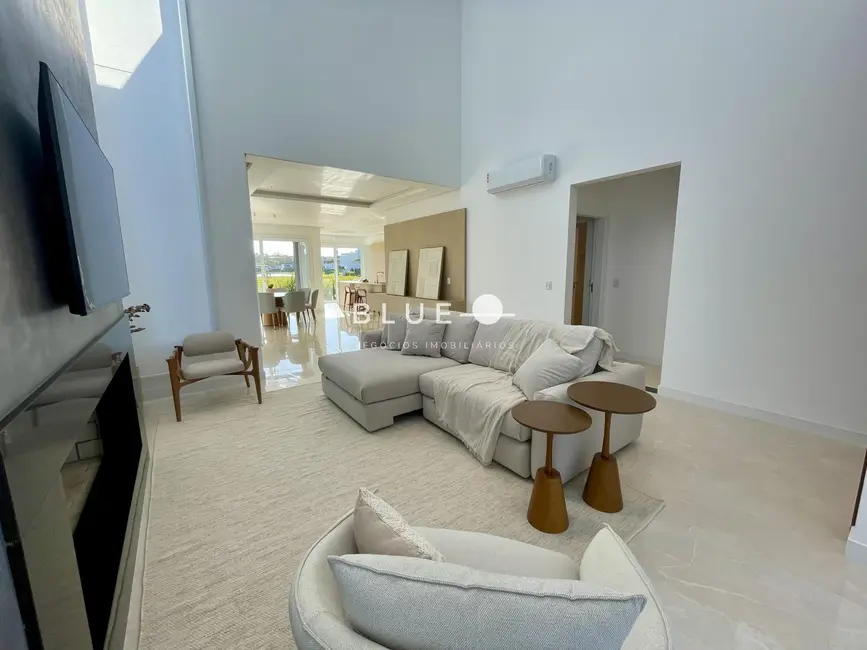 Casa de Condomínio com 3 quartos à venda, 264m2 em Torres - RS - imagem 5 Foto 5 de Casa de Condomínio com 3 quartos à venda, 264m2 em Torres - RS