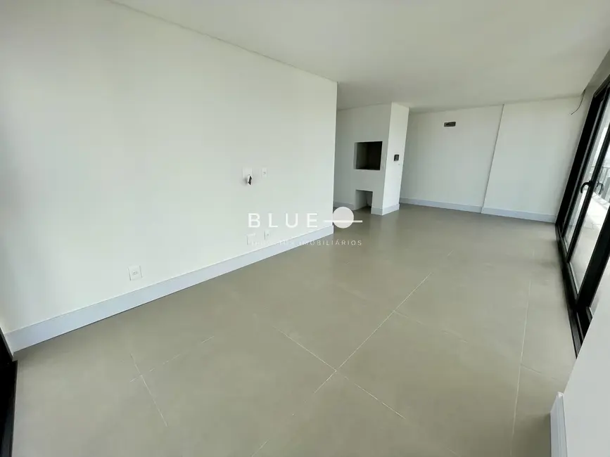 Apartamento com 3 quartos à venda, 234m2 em Torres - RS - imagem 8 Foto 8 de Apartamento com 3 quartos à venda, 234m2 em Torres - RS