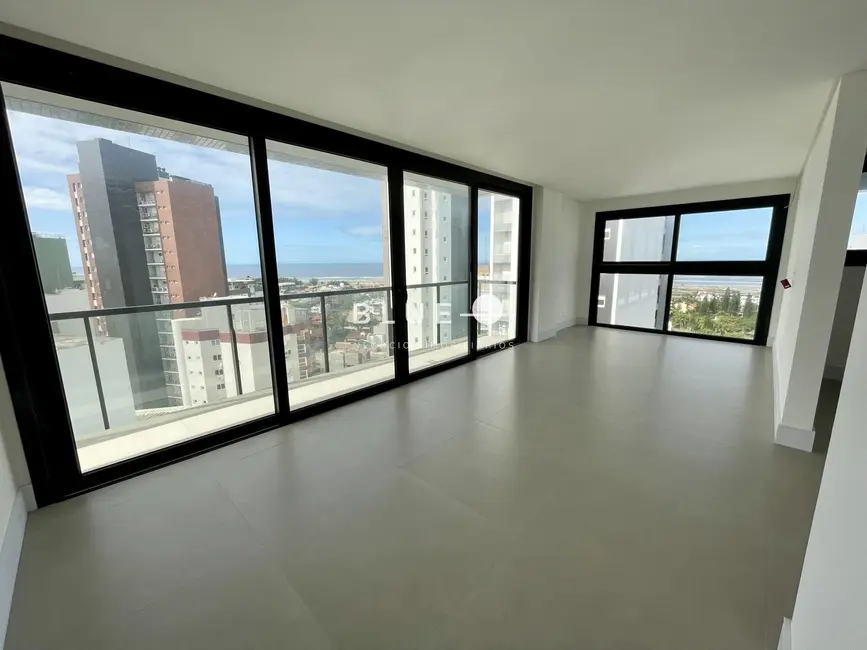 Apartamento com 3 quartos à venda, 234m2 em Torres - RS - imagem 2 Foto 2 de Apartamento com 3 quartos à venda, 234m2 em Torres - RS