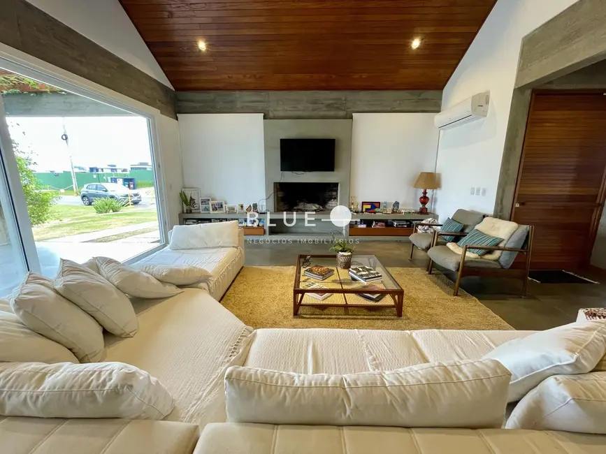 Casa de Condomínio com 4 quartos à venda, 280m2 em Torres - RS - imagem 4 Foto 4 de Casa de Condomínio com 4 quartos à venda, 280m2 em Torres - RS