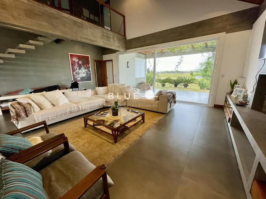 Casa de Condomínio com 4 quartos à venda, 280m2 em Torres - RS - imagem 9 Foto 9 de Casa de Condomínio com 4 quartos à venda, 280m2 em Torres - RS