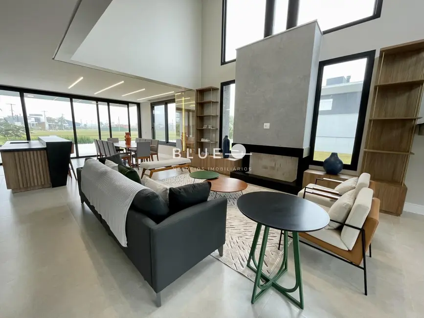 Casa de Condomínio com 4 quartos à venda, 339m2 em Torres - RS - imagem 4 Foto 4 de Casa de Condomínio com 4 quartos à venda, 339m2 em Torres - RS