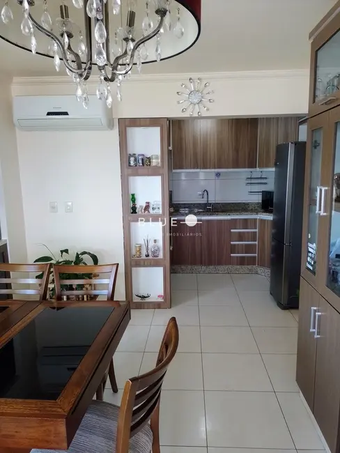 Apartamento com 2 quartos à venda, 117m2 em Centro, Torres - RS - imagem 3 Foto 3 de Apartamento com 2 quartos à venda, 117m2 em Centro, Torres - RS