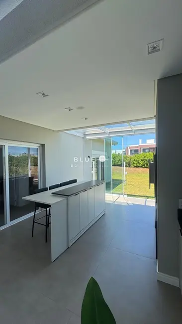 Casa de Condomínio com 3 quartos à venda, 227m2 em Torres - RS - imagem 8 Foto 8 de Casa de Condomínio com 3 quartos à venda, 227m2 em Torres - RS