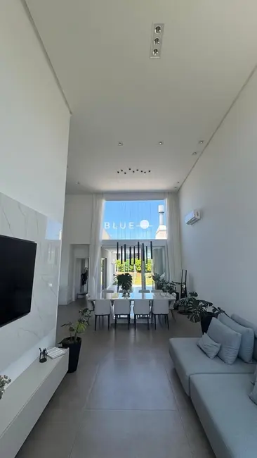 Casa de Condomínio com 3 quartos à venda, 227m2 em Torres - RS - imagem 7 Foto 7 de Casa de Condomínio com 3 quartos à venda, 227m2 em Torres - RS