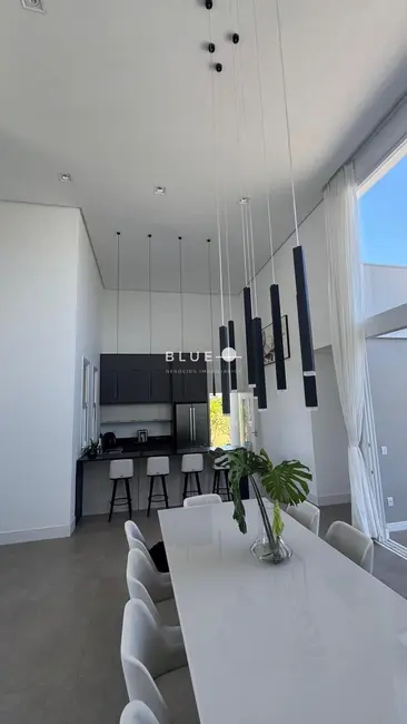 Casa de Condomínio com 3 quartos à venda, 227m2 em Torres - RS - imagem 5 Foto 5 de Casa de Condomínio com 3 quartos à venda, 227m2 em Torres - RS