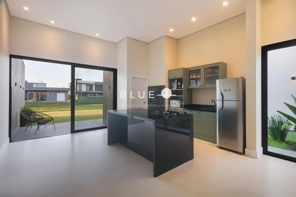 Casa de Condomínio com 3 quartos à venda, 162m2 em Torres - RS - imagem 4 Foto 4 de Casa de Condomínio com 3 quartos à venda, 162m2 em Torres - RS