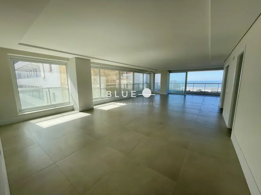 Apartamento com 4 quartos à venda, 296m2 em Torres - RS - imagem 2 Foto 2 de Apartamento com 4 quartos à venda, 296m2 em Torres - RS