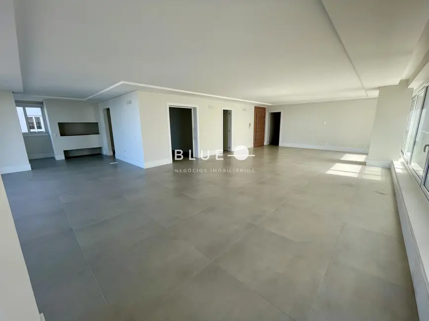 Apartamento com 4 quartos à venda, 296m2 em Torres - RS - imagem 5 Foto 5 de Apartamento com 4 quartos à venda, 296m2 em Torres - RS