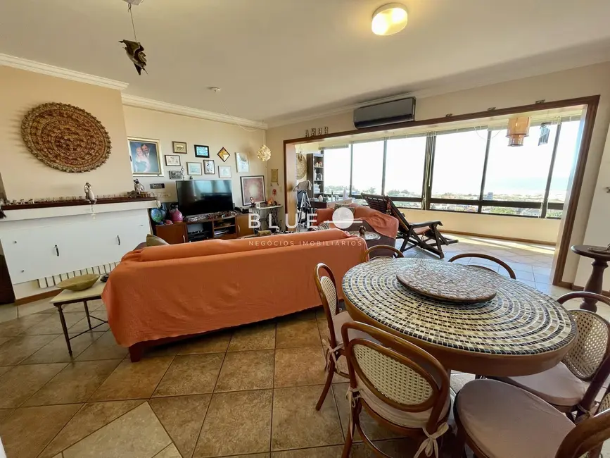 Cobertura com 4 quartos à venda, 400m2 em Torres - RS - imagem 4 Foto 4 de Cobertura com 4 quartos à venda, 400m2 em Torres - RS