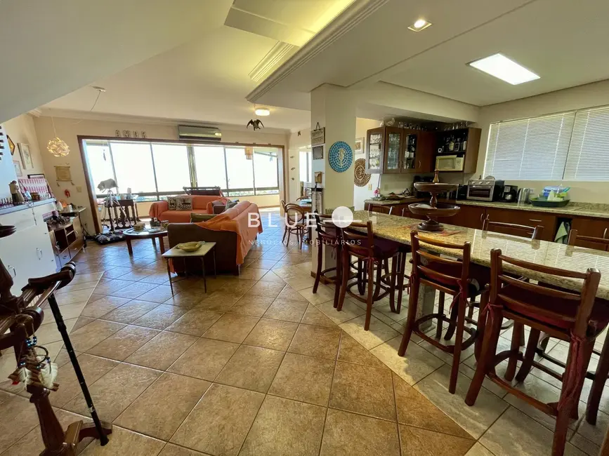 Cobertura com 4 quartos à venda, 400m2 em Torres - RS - imagem 2 Foto 2 de Cobertura com 4 quartos à venda, 400m2 em Torres - RS