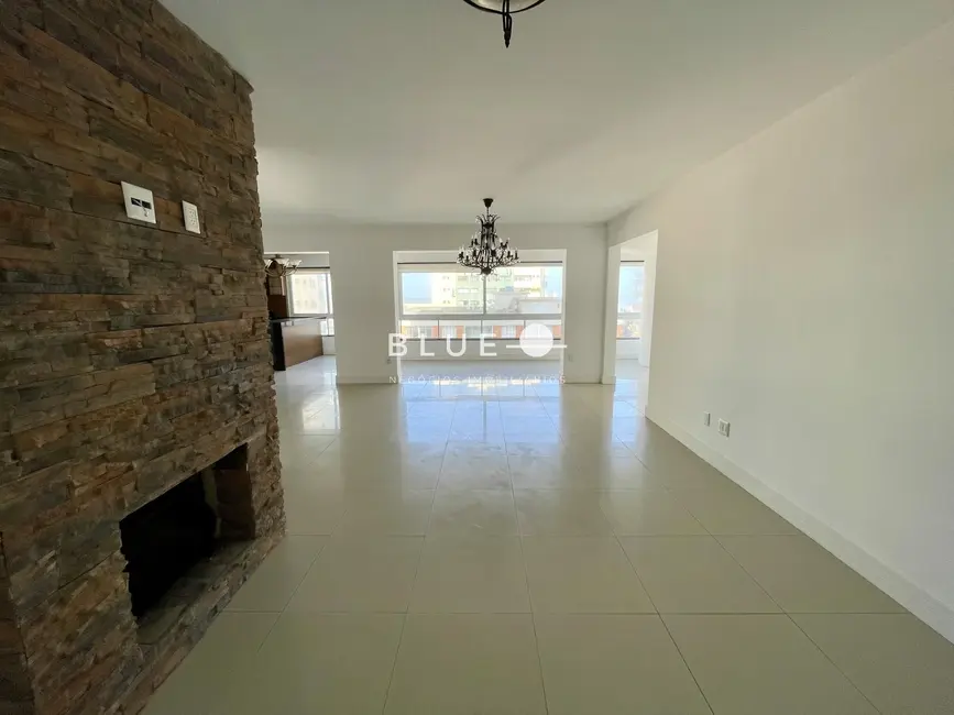 Foto 3 de Apartamento com 4 quartos à venda, 232m2 em Torres - RS