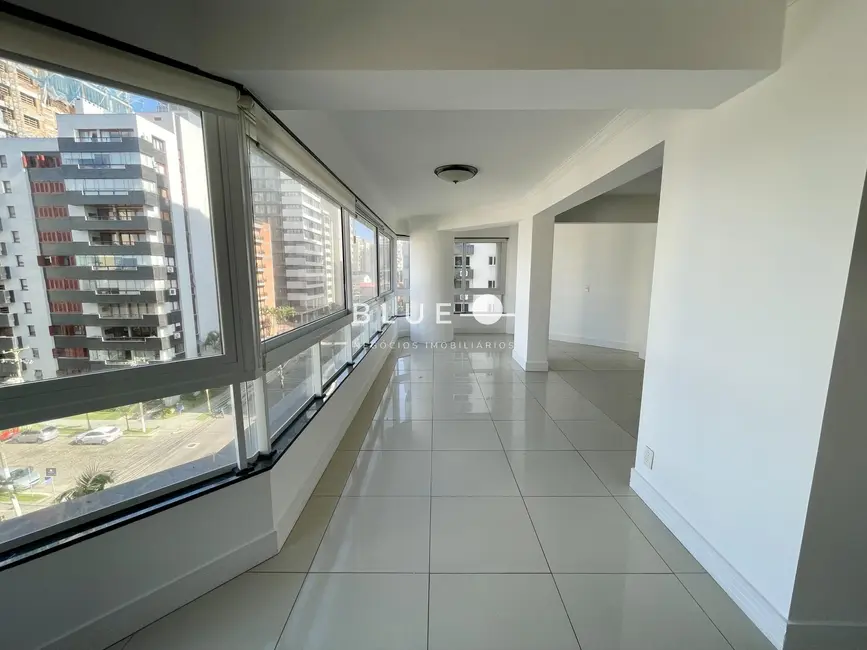 Foto 9 de Apartamento com 4 quartos à venda, 232m2 em Torres - RS