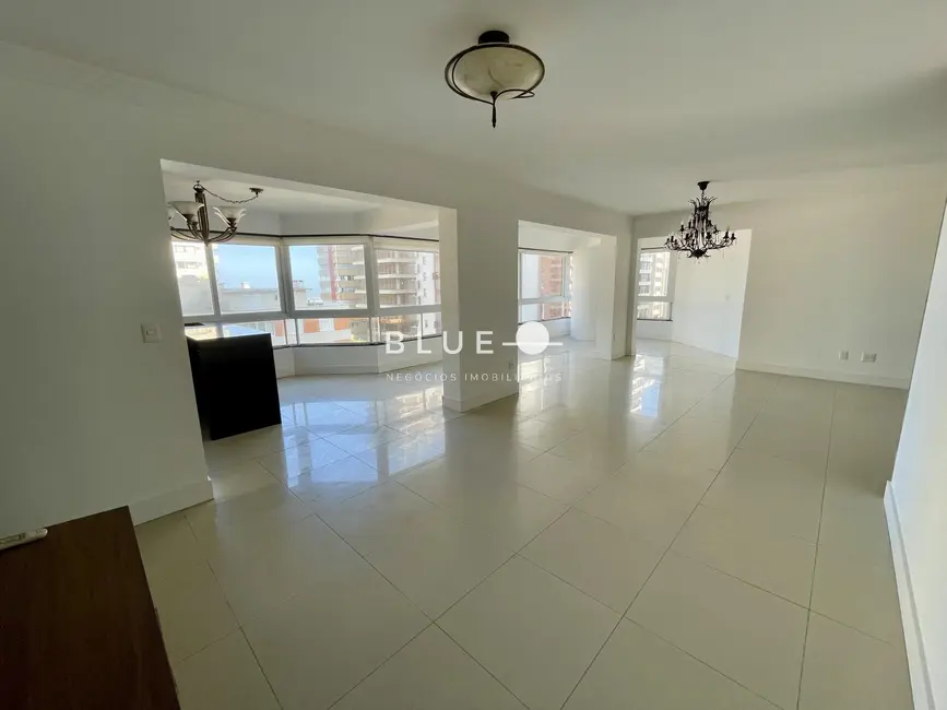 Foto 6 de Apartamento com 4 quartos à venda, 232m2 em Torres - RS