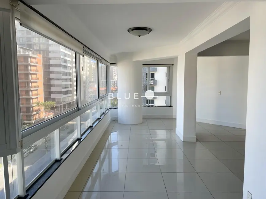 Foto 1 de Apartamento com 4 quartos à venda, 232m2 em Torres - RS