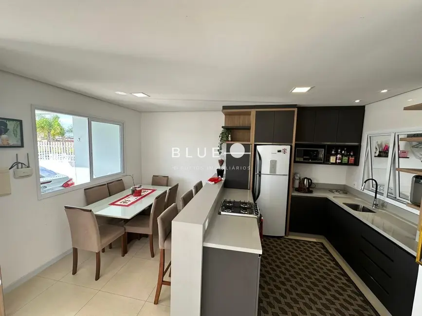 Foto 3 de Sobrado com 3 quartos à venda, 110m2 em Torres - RS