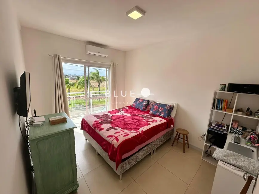 Foto 8 de Sobrado com 3 quartos à venda, 110m2 em Torres - RS