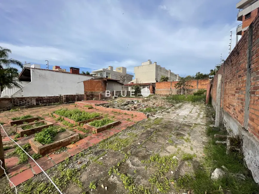 Foto 3 de Terreno / Lote à venda, 396m2 em Torres - RS