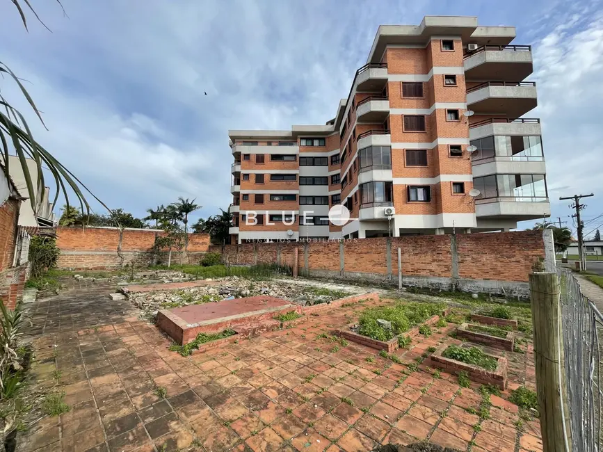 Foto 2 de Terreno / Lote à venda, 396m2 em Torres - RS
