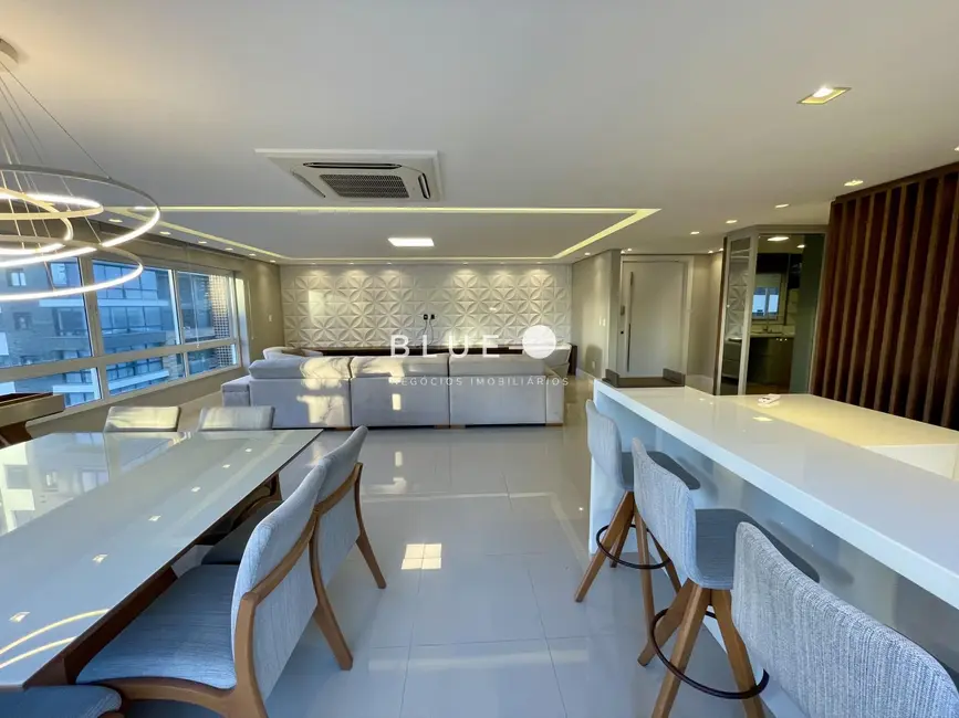 Apartamento com 4 quartos à venda, 216m2 em Torres - RS - imagem 7 Foto 7 de Apartamento com 4 quartos à venda, 216m2 em Torres - RS