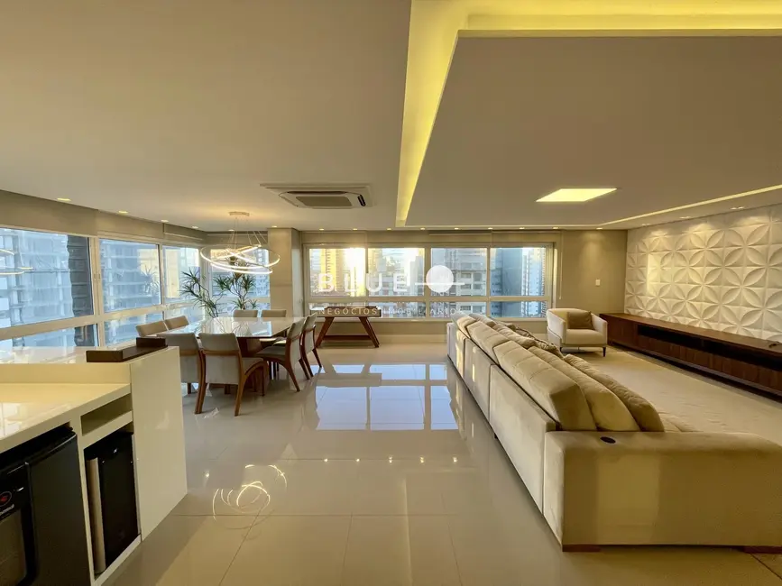 Apartamento com 4 quartos à venda, 216m2 em Torres - RS - imagem 3 Foto 3 de Apartamento com 4 quartos à venda, 216m2 em Torres - RS