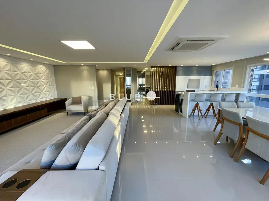 Apartamento com 4 quartos à venda, 216m2 em Torres - RS - imagem 4 Foto 4 de Apartamento com 4 quartos à venda, 216m2 em Torres - RS