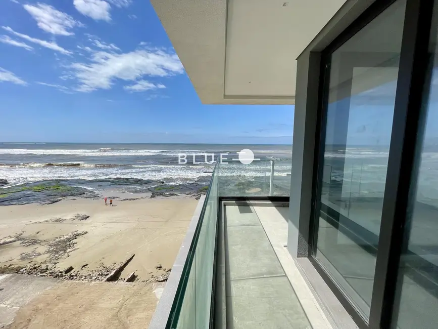 Apartamento com 3 quartos à venda, 259m2 em Torres - RS - imagem 1 Foto 1 de Apartamento com 3 quartos à venda, 259m2 em Torres - RS