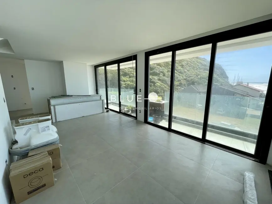 Apartamento com 3 quartos à venda, 259m2 em Torres - RS - imagem 8 Foto 8 de Apartamento com 3 quartos à venda, 259m2 em Torres - RS