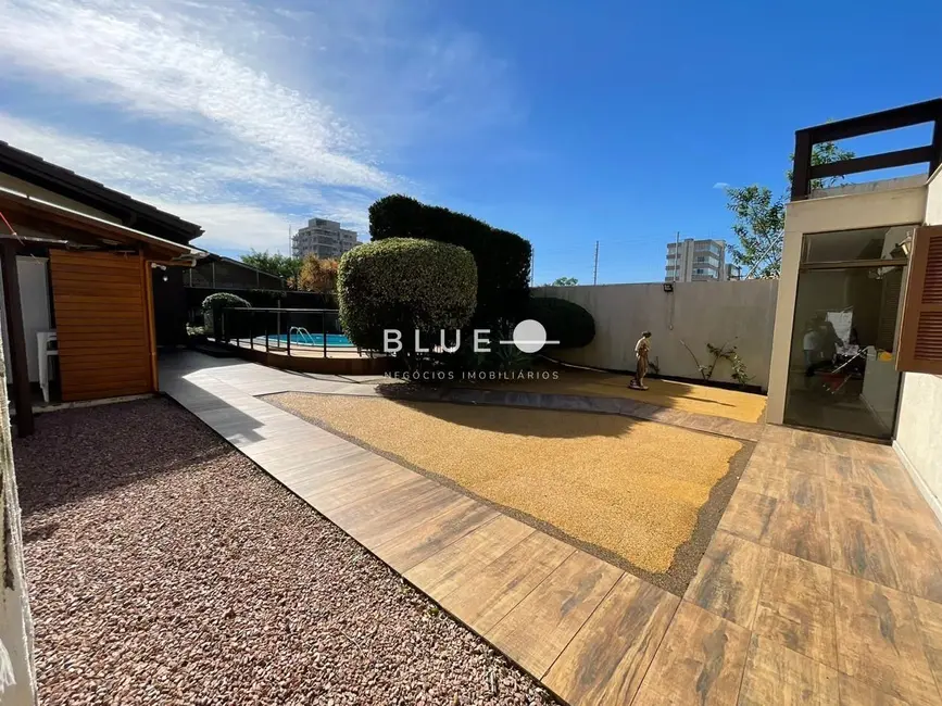 Casa com 4 quartos à venda, 265m2 em Torres - RS - imagem 6 Foto 6 de Casa com 4 quartos à venda, 265m2 em Torres - RS