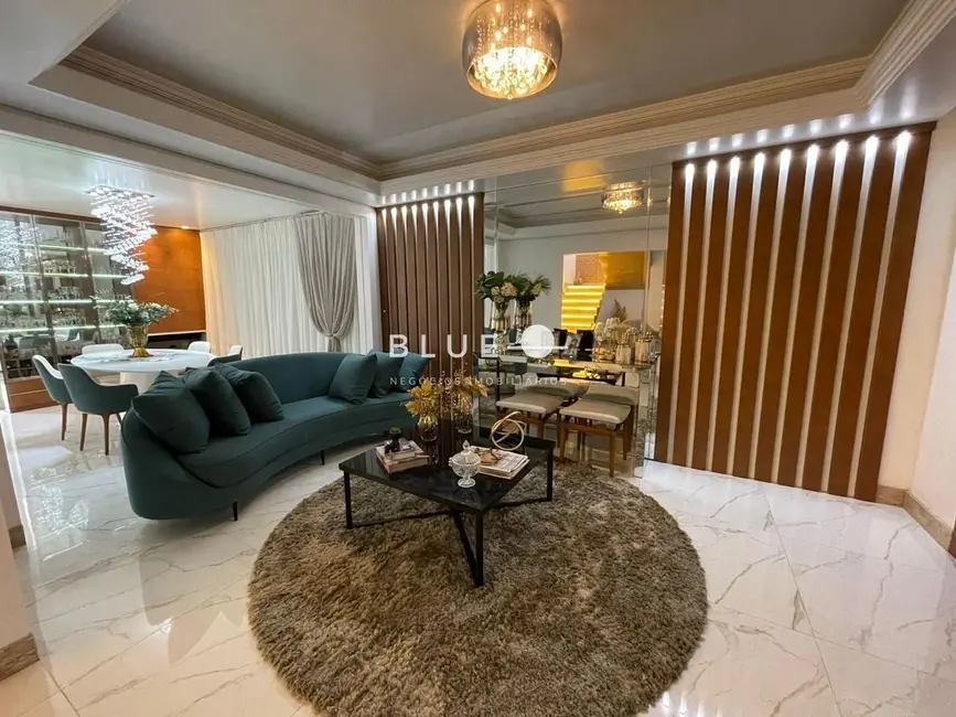 Foto 1 de Casa com 4 quartos à venda, 265m2 em Torres - RS