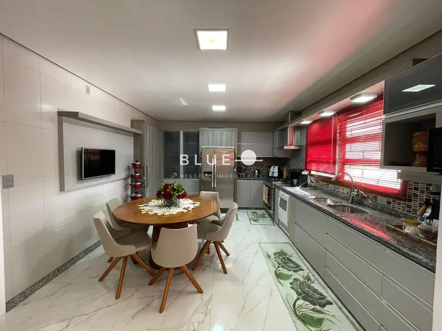 Casa com 4 quartos à venda, 265m2 em Torres - RS - imagem 3 Foto 3 de Casa com 4 quartos à venda, 265m2 em Torres - RS