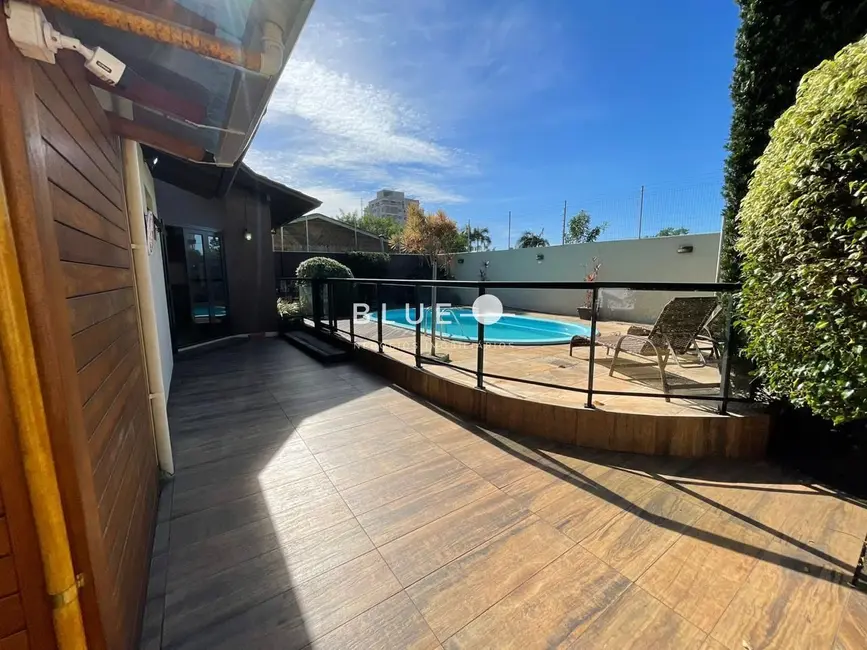 Casa com 4 quartos à venda, 265m2 em Torres - RS - imagem 7 Foto 7 de Casa com 4 quartos à venda, 265m2 em Torres - RS