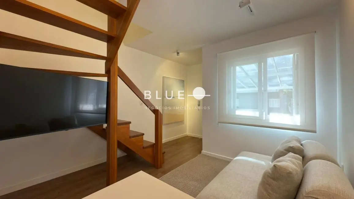 Sobrado com 2 quartos à venda, 55m2 em Torres - RS - imagem 4 Foto 4 de Sobrado com 2 quartos à venda, 55m2 em Torres - RS