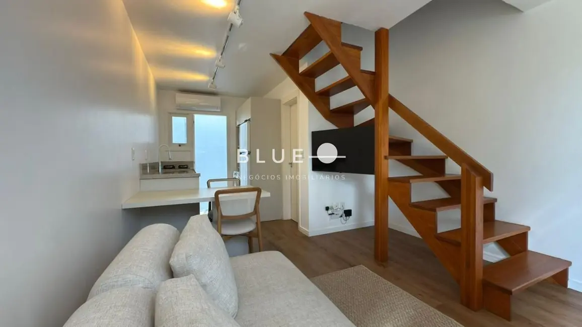 Sobrado com 2 quartos à venda, 55m2 em Torres - RS - imagem 2 Foto 2 de Sobrado com 2 quartos à venda, 55m2 em Torres - RS