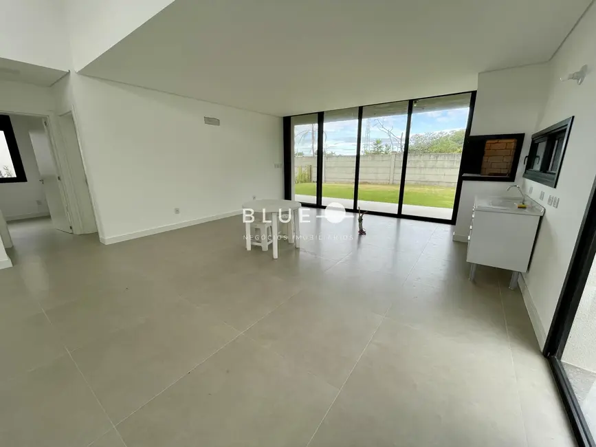 Casa de Condomínio com 3 quartos à venda, 225m2 em Torres - RS - imagem 7 Foto 7 de Casa de Condomínio com 3 quartos à venda, 225m2 em Torres - RS