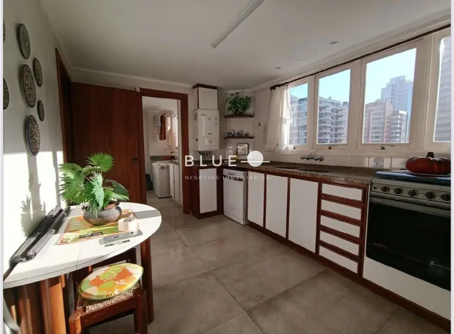 Apartamento com 3 quartos à venda, 155m2 em Torres - RS - imagem 9 Foto 9 de Apartamento com 3 quartos à venda, 155m2 em Torres - RS