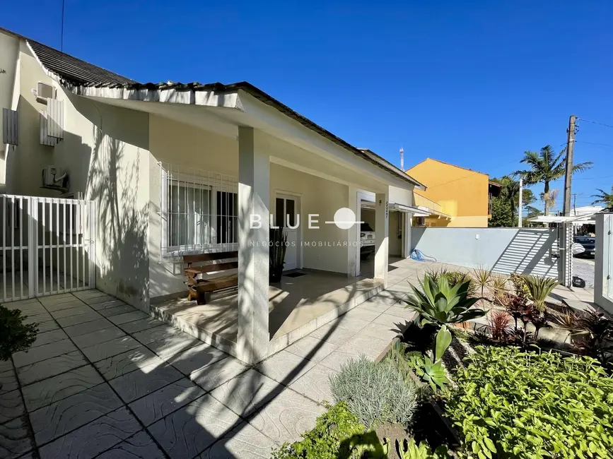 Casa com 3 quartos à venda, 200m2 em Torres - RS - imagem 4 Foto 4 de Casa com 3 quartos à venda, 200m2 em Torres - RS