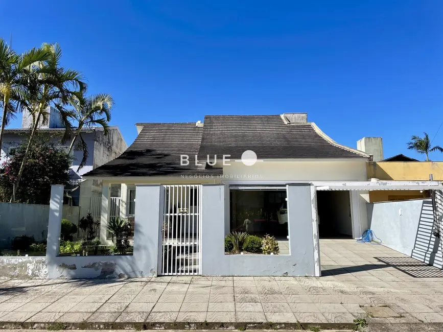 Casa com 3 quartos à venda, 200m2 em Torres - RS - imagem 1 Foto 1 de Casa com 3 quartos à venda, 200m2 em Torres - RS