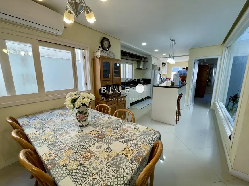 Casa com 3 quartos à venda, 200m2 em Torres - RS - imagem 9 Foto 9 de Casa com 3 quartos à venda, 200m2 em Torres - RS