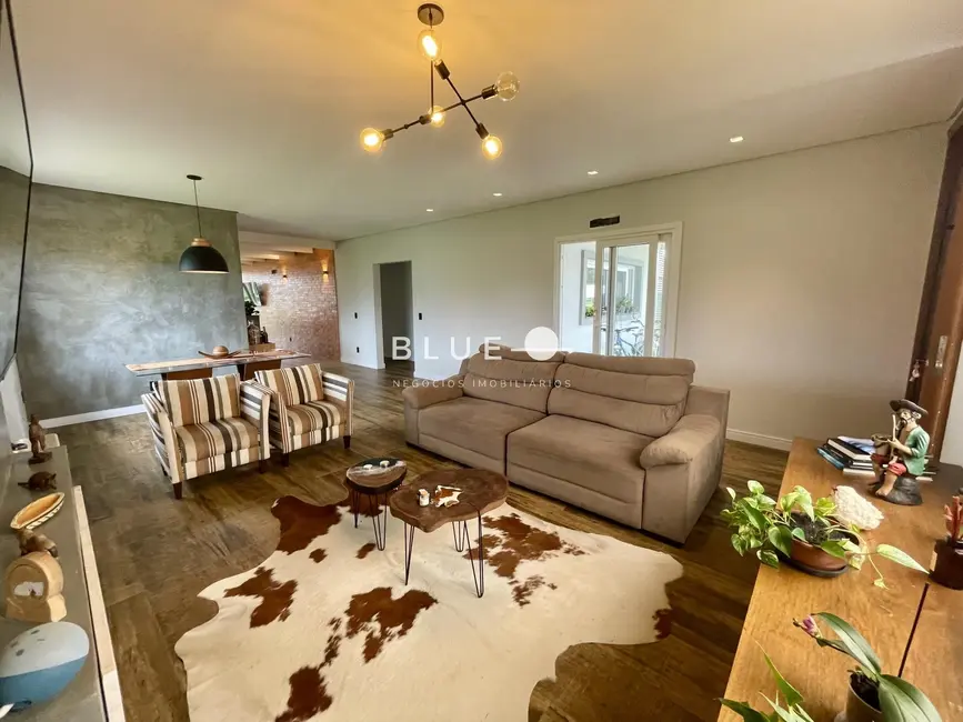 Casa de Condomínio com 4 quartos à venda, 214m2 em Torres - RS - imagem 4 Foto 4 de Casa de Condomínio com 4 quartos à venda, 214m2 em Torres - RS