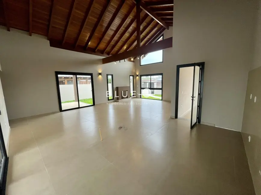Foto 7 de Casa com 3 quartos à venda, 215m2 em Torres - RS