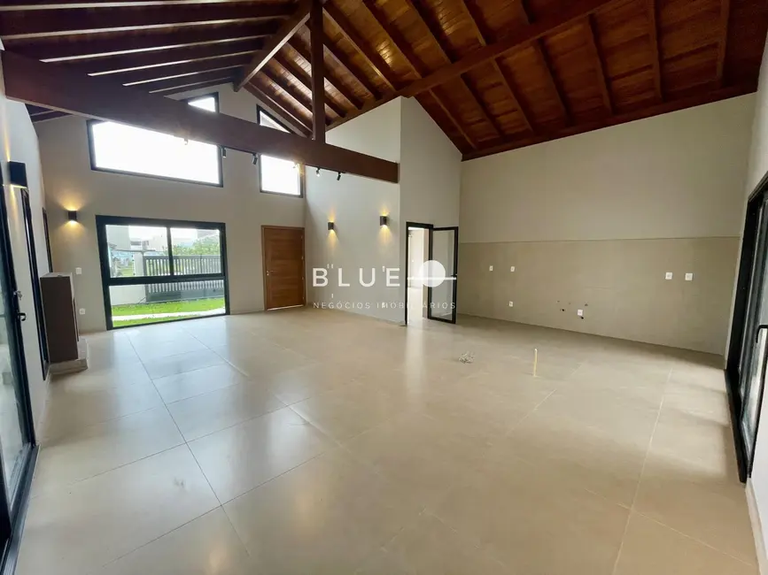 Foto 6 de Casa com 3 quartos à venda, 215m2 em Torres - RS