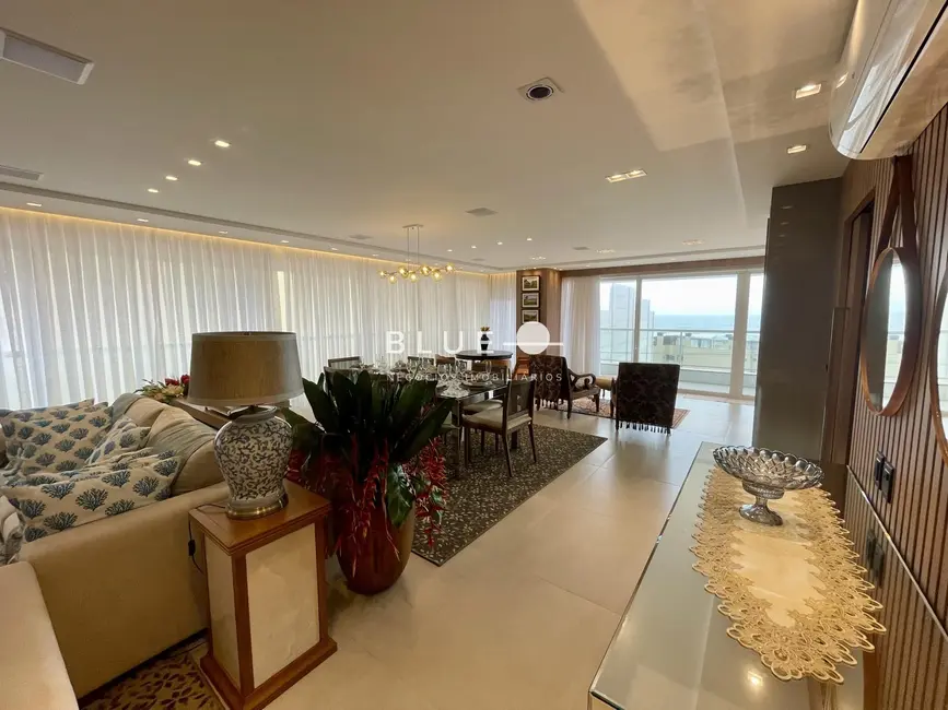 Foto 9 de Apartamento com 4 quartos à venda, 296m2 em Torres - RS