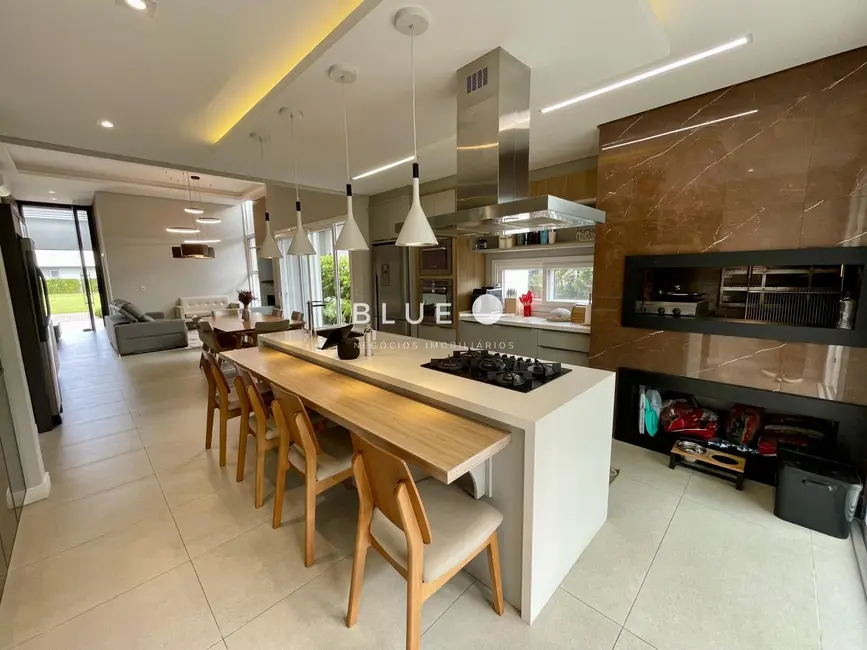 Foto 9 de Casa de Condomínio com 4 quartos à venda, 393m2 em Torres - RS