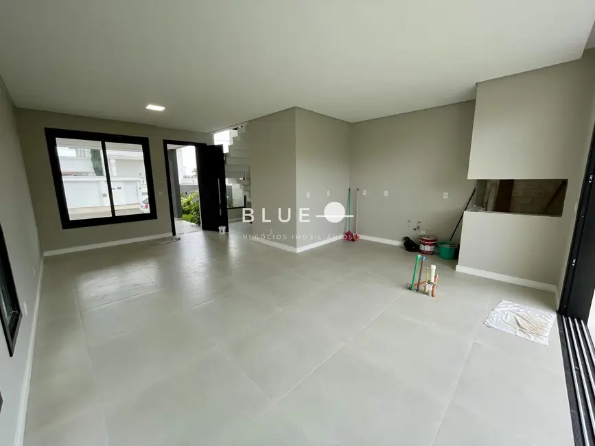 Foto 6 de Sobrado com 3 quartos à venda, 140m2 em Torres - RS