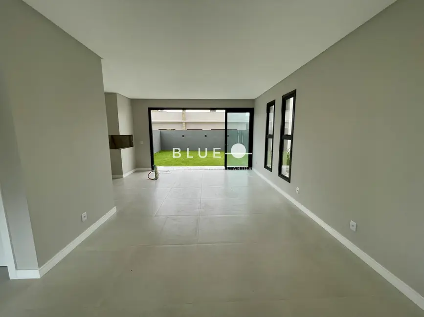 Foto 3 de Sobrado com 3 quartos à venda, 140m2 em Torres - RS