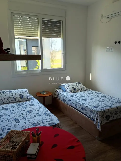 Foto 9 de Casa de Condomínio com 3 quartos à venda, 260m2 em Torres - RS