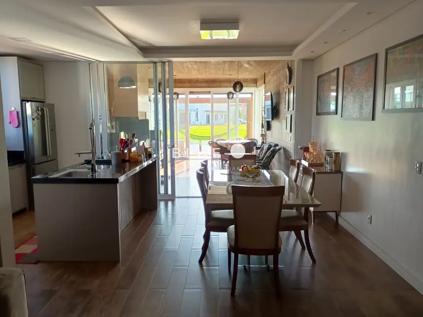 Foto 5 de Casa de Condomínio com 3 quartos à venda, 260m2 em Torres - RS