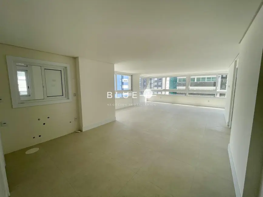 Foto 2 de Apartamento com 3 quartos à venda, 130m2 em Torres - RS